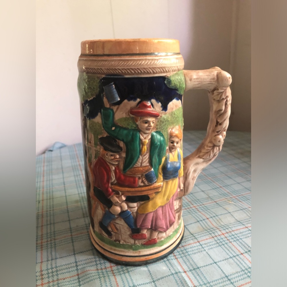 German Beer Stein large mug cup 7.5” tall